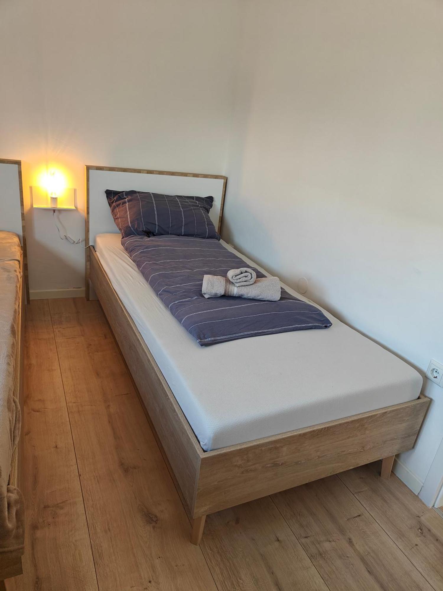 Ferienwohnung "Sorgenfrei" In Coburg ! - Im Eg Mit Privatparkplatz & Balkon 외부 사진